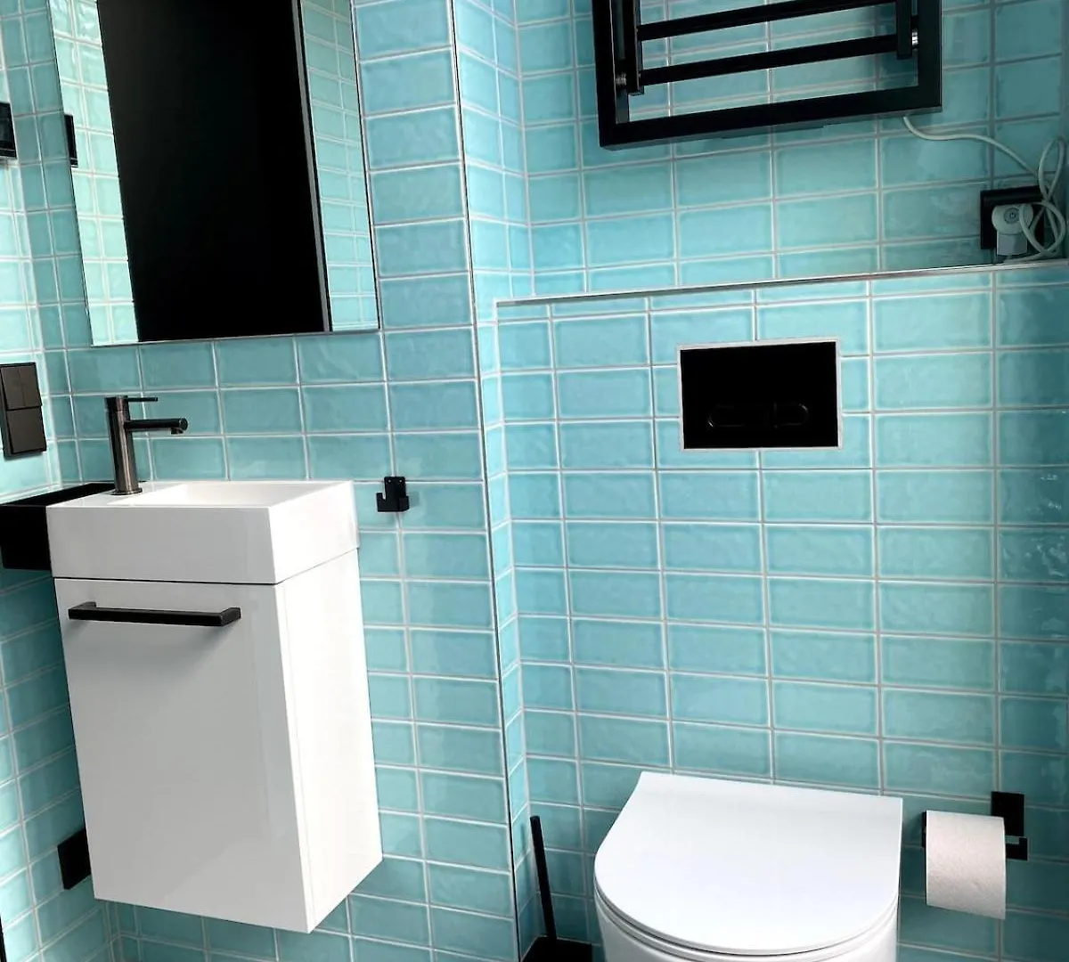 Room With A Bathroom And Private Entrance Door Berlin Appartement