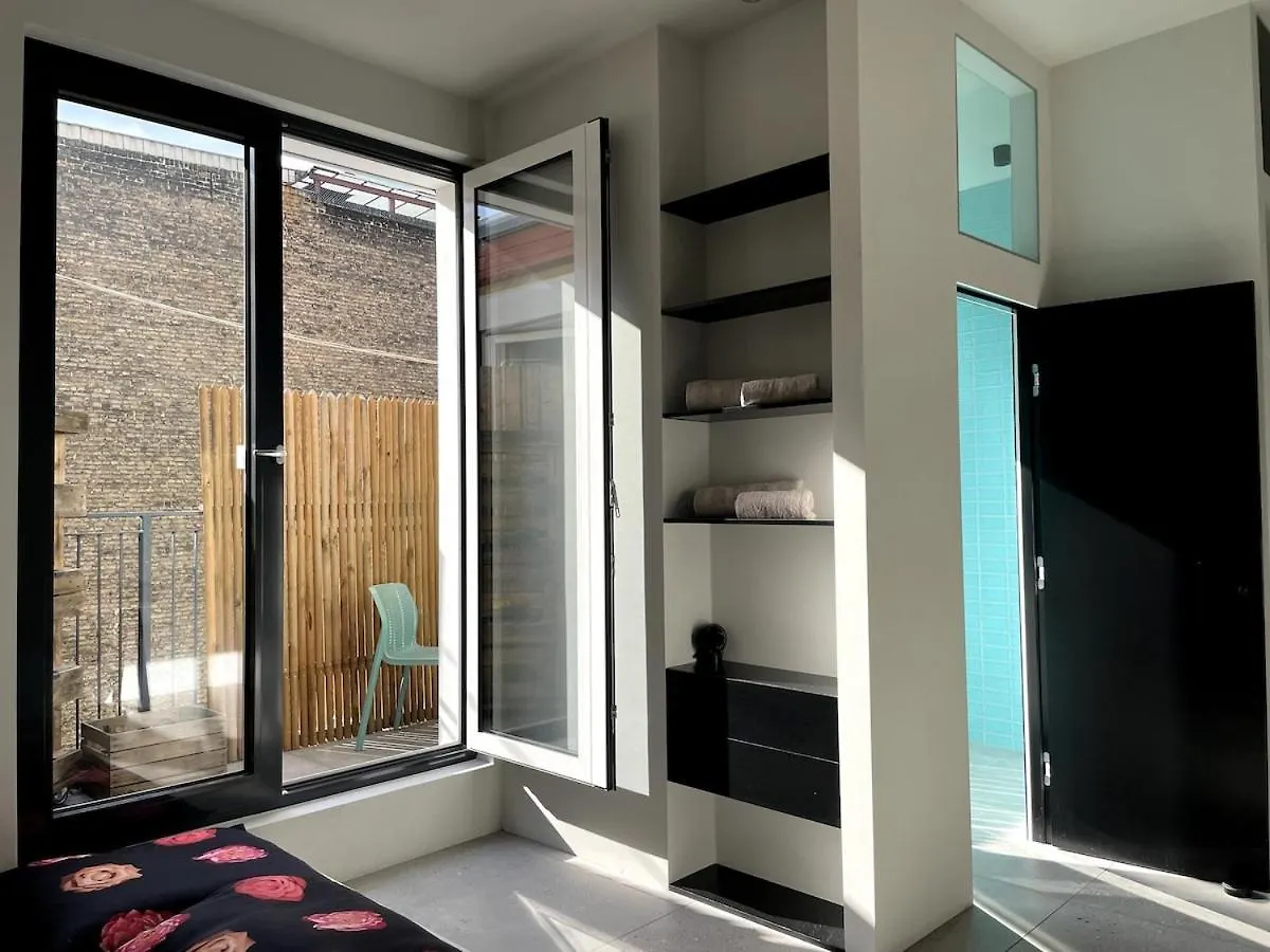 Room With A Bathroom And Private Entrance Door Berlin 0*,  Allemagne