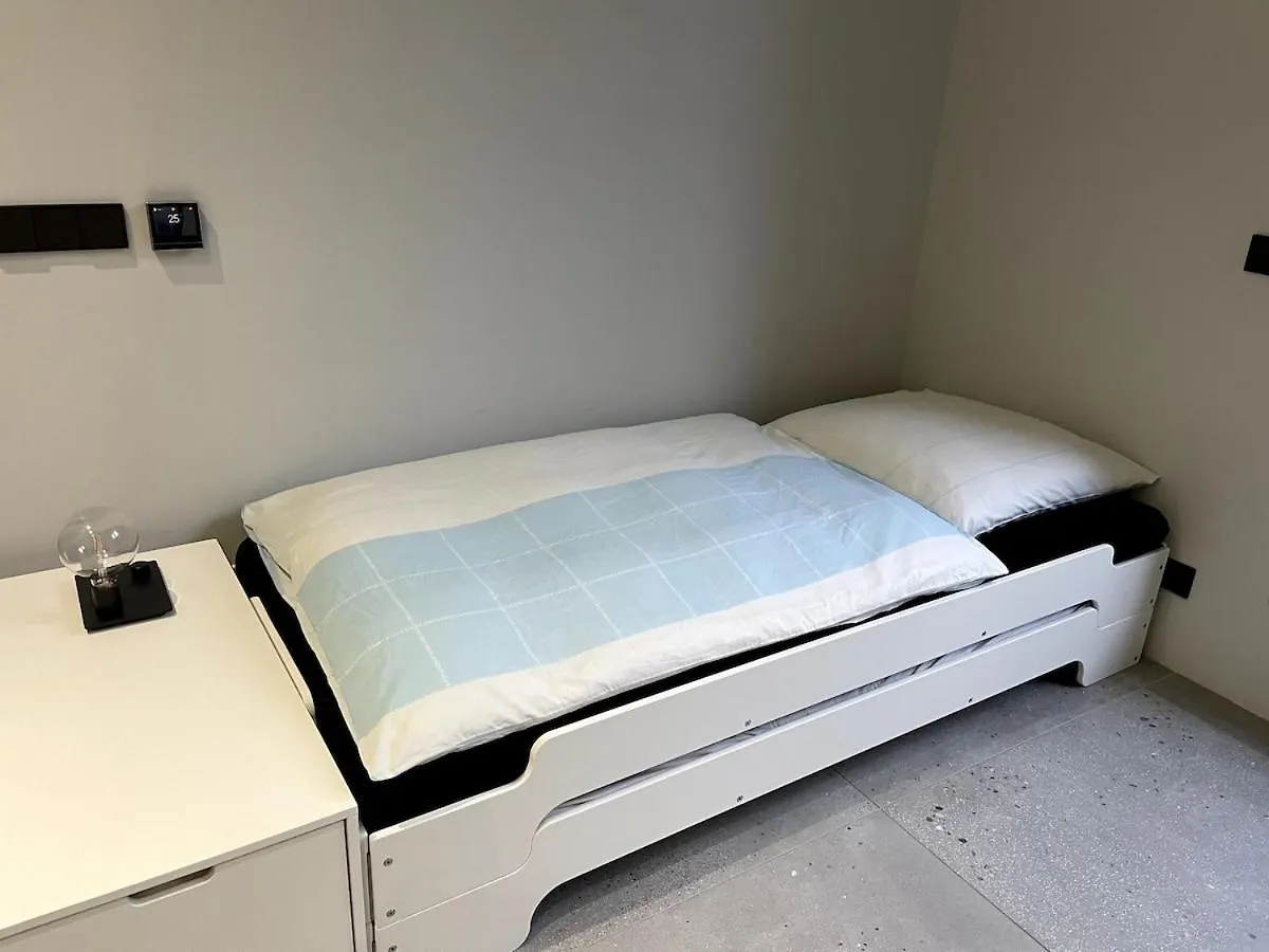 Room With A Bathroom And Private Entrance Door Berlin Appartement